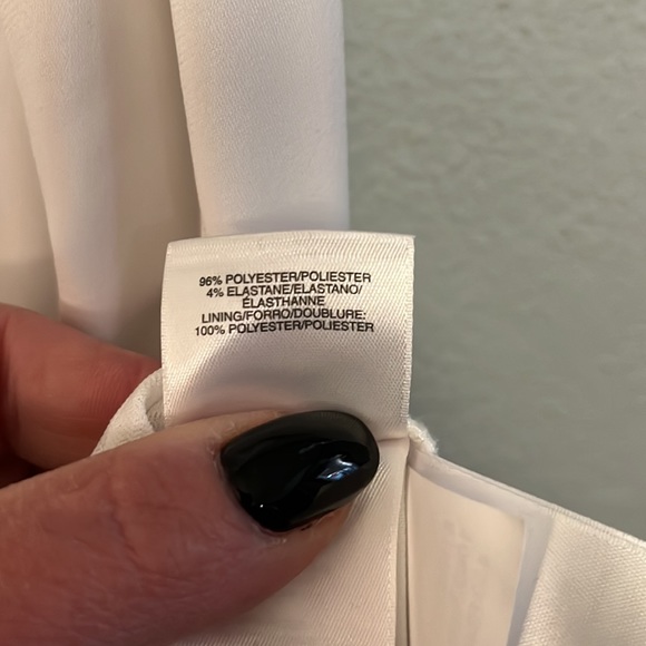 Beautiful sleeveless white top - Picture 5 of 5